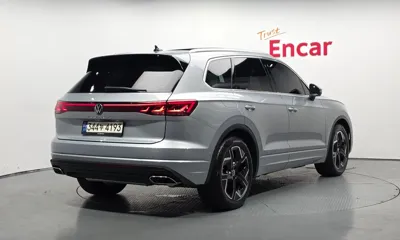 Volkswagen Touareg 2024, 21477 км, за 49246.46 USD