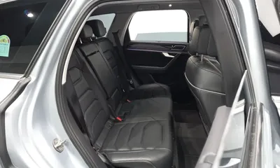 Volkswagen Touareg 2024, 21477 км, за 49246.46 USD - фото 11
