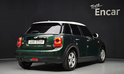 MINI Cooper 2016, 105284 км, за 4550.48 USD
