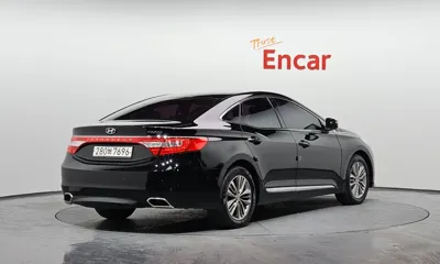 Hyundai Grandeur 2016, 324829 км, за 2847.68 USD
