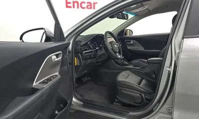 Kia Niro 2020, 82169 км, за 11093.61 USD - фото 10