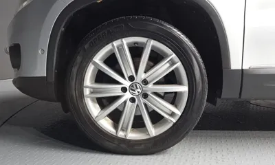 Volkswagen Tiguan 2015, 223818 км, за 3610.35 USD