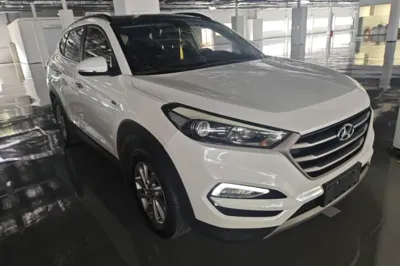Hyundai Tucson 2018, 126600 км, за 8016 USD