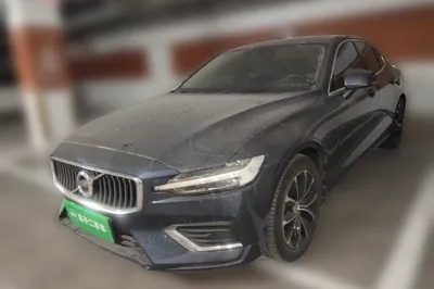 Volvo S60 · 2022 год