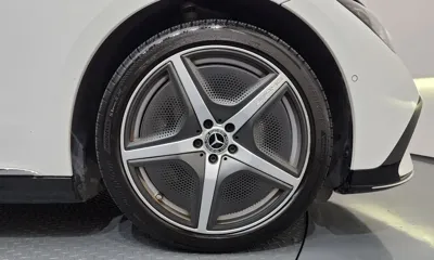 Mercedes-Benz EQE 2023, 69787 км, за 29055.88 USD