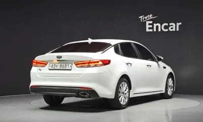 Kia K5 2016, 123539 км, за 5795.4 USD