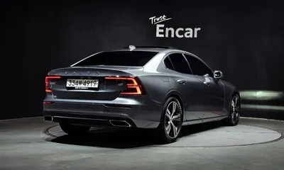 Volvo S60 2020, 32528 км, за 16214.1 USD