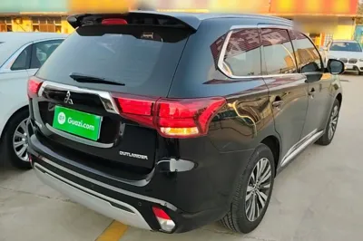 Mitsubishi Outlander 2021, 74000 км, за 10976 USD