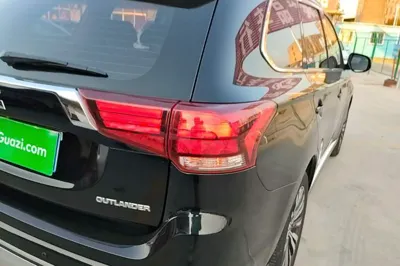 Mitsubishi Outlander 2021, 74000 км, за 10976 USD - фото 6