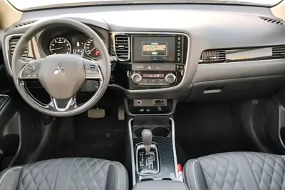 Mitsubishi Outlander 2021, 74000 км, за 10976 USD - фото 9