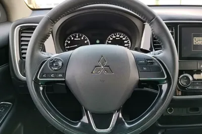 Mitsubishi Outlander 2021, 74000 км, за 10976 USD - фото 10