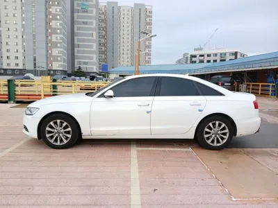 Audi A6 2014, 203000 км, за 3243.84 USD