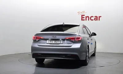 Hyundai Sonata 2015, 96507 км, за 5984.91 USD
