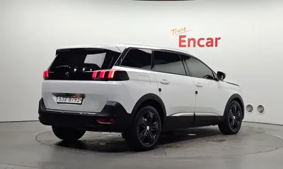 Peugeot 5008 2019, 108618 км, за 9839.83 USD