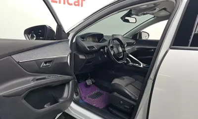 Peugeot 5008 2019, 108618 км, за 9839.83 USD - фото 10