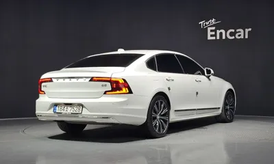 Volvo S90 2023, 41070 км, за 25696.09 USD