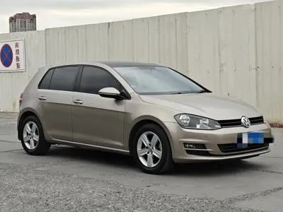 Volkswagen Golf 2017, 120000 км, за 6041.04 USD
