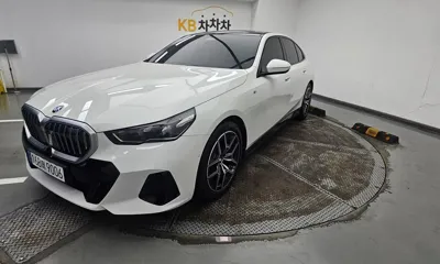 BMW 5-Series · 2025 год