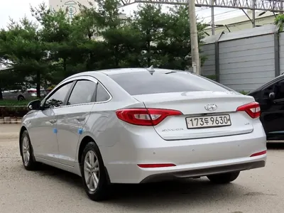 Hyundai Sonata 2015, 332659 км, за 2363.14 USD