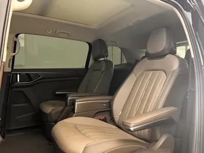 Volkswagen Viloran 2022, 80000 км, за 19981.96 USD