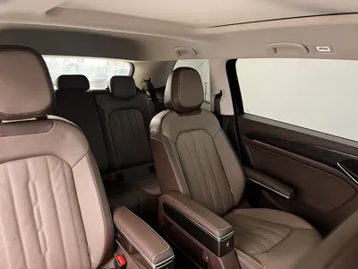 Volkswagen Viloran 2022, 80000 км, за 19981.96 USD - фото 9