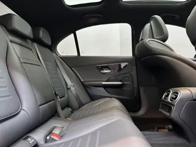 Mercedes-Benz C-Class 2023, 44283 км, за 27153.73 USD - фото 8