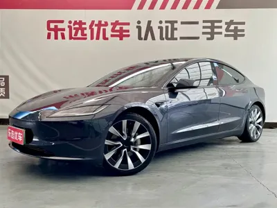 Tesla Model 3 2025, 12000 км, за 27633.37 USD