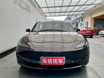 Tesla Model 3 2025, 12000 км, за 27633.37 USD