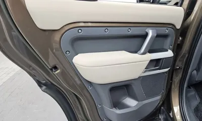 Land Rover Defender 2023, 12592 км, за 49504.91 USD - фото 25