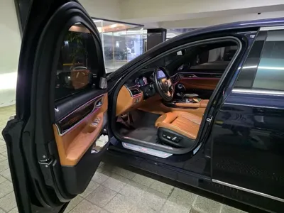 BMW 7-Series 2020, 200000 км, за 32755.68 USD
