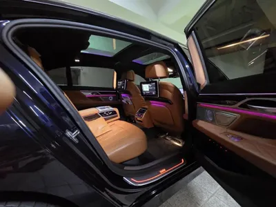 BMW 7-Series 2020, 200000 км, за 32755.68 USD