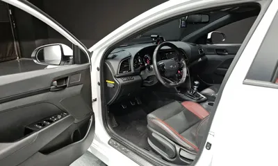 Hyundai Avante 2017, 93131 км, за 5583.29 USD - фото 11