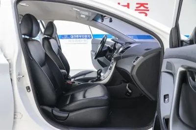 Hyundai Avante 2014, 65830 км, за 3713.36 USD - фото 10