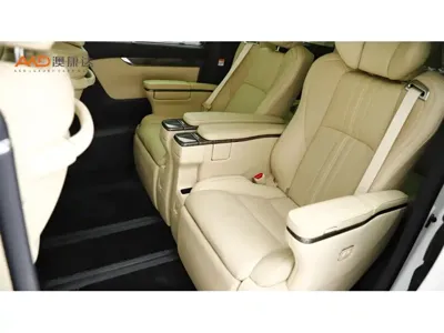 Toyota Alphard 2023, 36000 км, за 90970.45 USD - фото 7