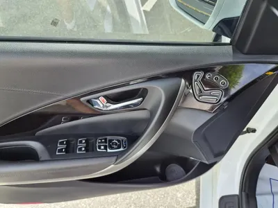 Hyundai Grandeur 2015, 135754 км, за 4488.68 USD - фото 8
