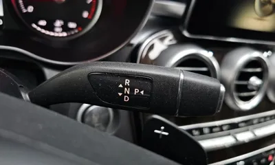 Mercedes-Benz C-Class 2018, 65844 км, за 12487.61 USD - фото 9