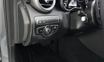 Mercedes-Benz C-Class 2018, 65844 км, за 12487.61 USD - фото 17