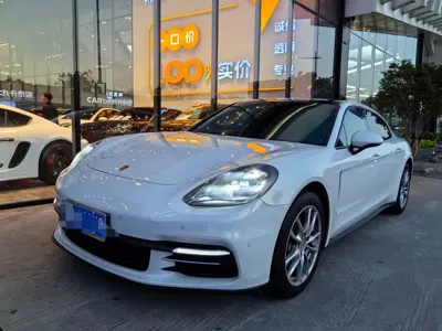 Porsche Panamera · 2018 год