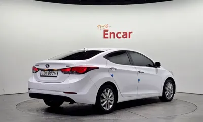 Hyundai Avante 2016, 147105 км, за 4096.46 USD