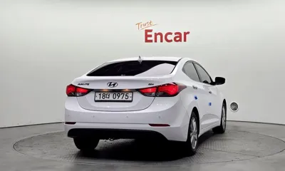 Hyundai Avante 2016, 147105 км, за 4096.46 USD
