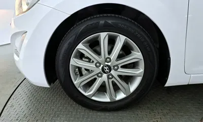Hyundai Avante 2016, 147105 км, за 4096.46 USD