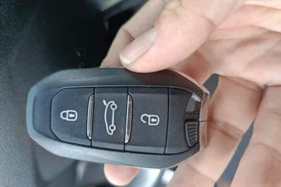 DS 5 2014, 107600 км, за 3782 USD