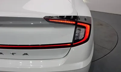 Hyundai Sonata 2022, 60335 км, за 11065.82 USD - фото 23