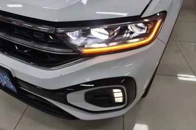 Volkswagen T-Roc 2024, 39300 км, за 15804 USD - фото 8