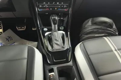 Volkswagen T-Roc 2024, 39300 км, за 15804 USD - фото 26