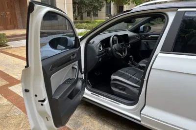 Volkswagen T-Roc 2024, 39300 км, за 15804 USD - фото 36