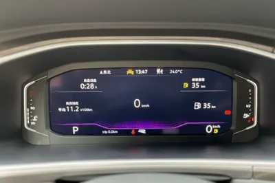 Volkswagen T-Roc 2024, 39300 км, за 15804 USD - фото 41