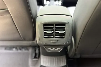 Volkswagen T-Roc 2024, 39300 км, за 15804 USD - фото 42