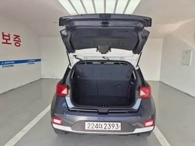 Hyundai Venue 2020, 73830 км, за 10437.18 USD