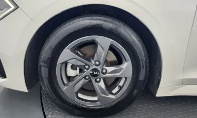 Kia K5 2024, 131250 км, за 11166.17 USD